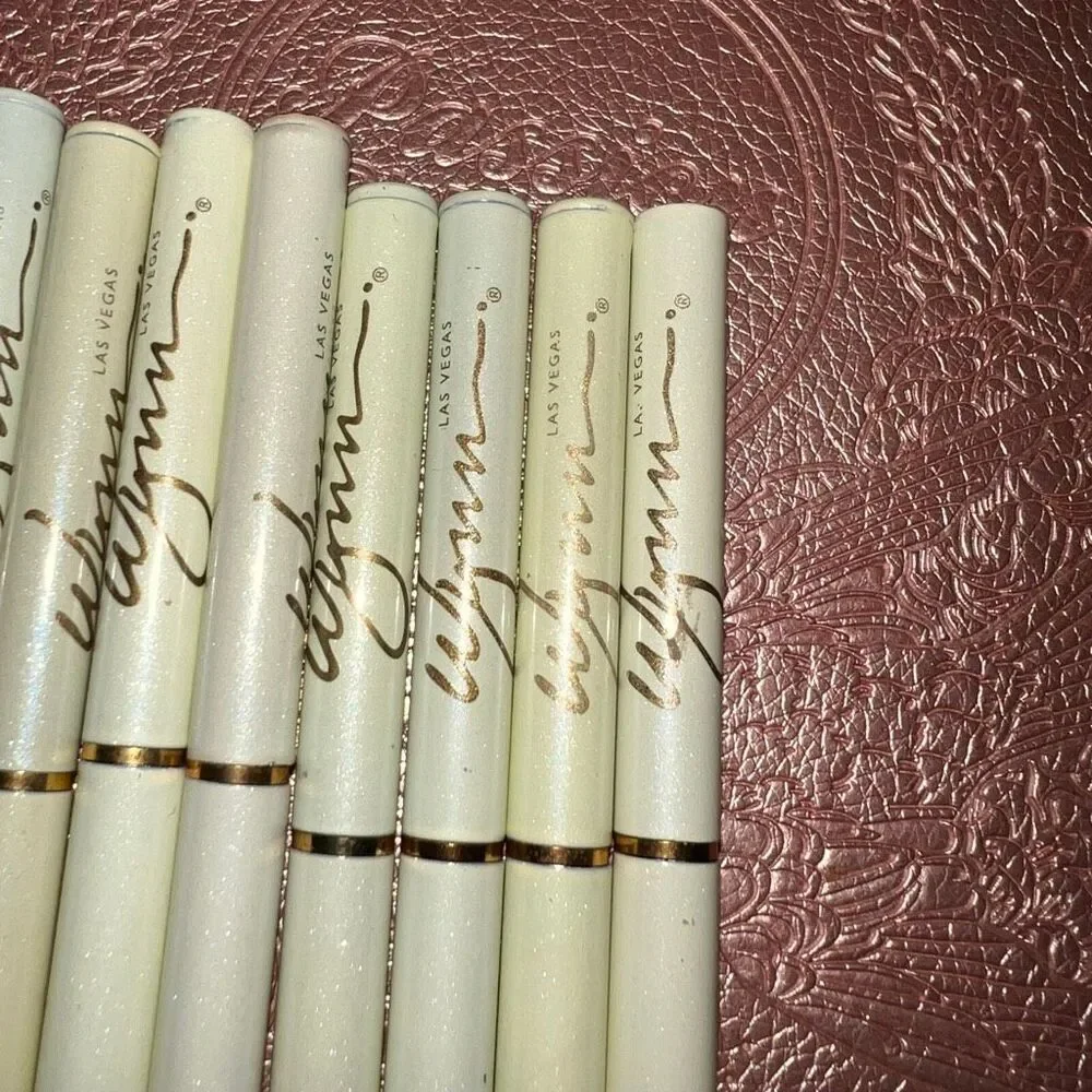 Wynn Las Vegas hotel bundle of 10 souvenir twist-top slim , mint pearlized